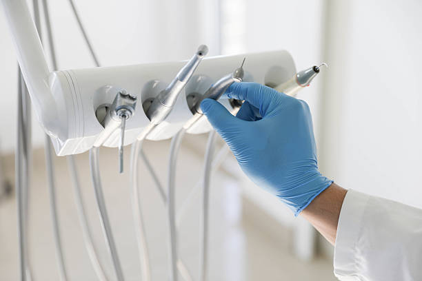 Professional Emergency Dentist technician working in Lemon Hill, CA